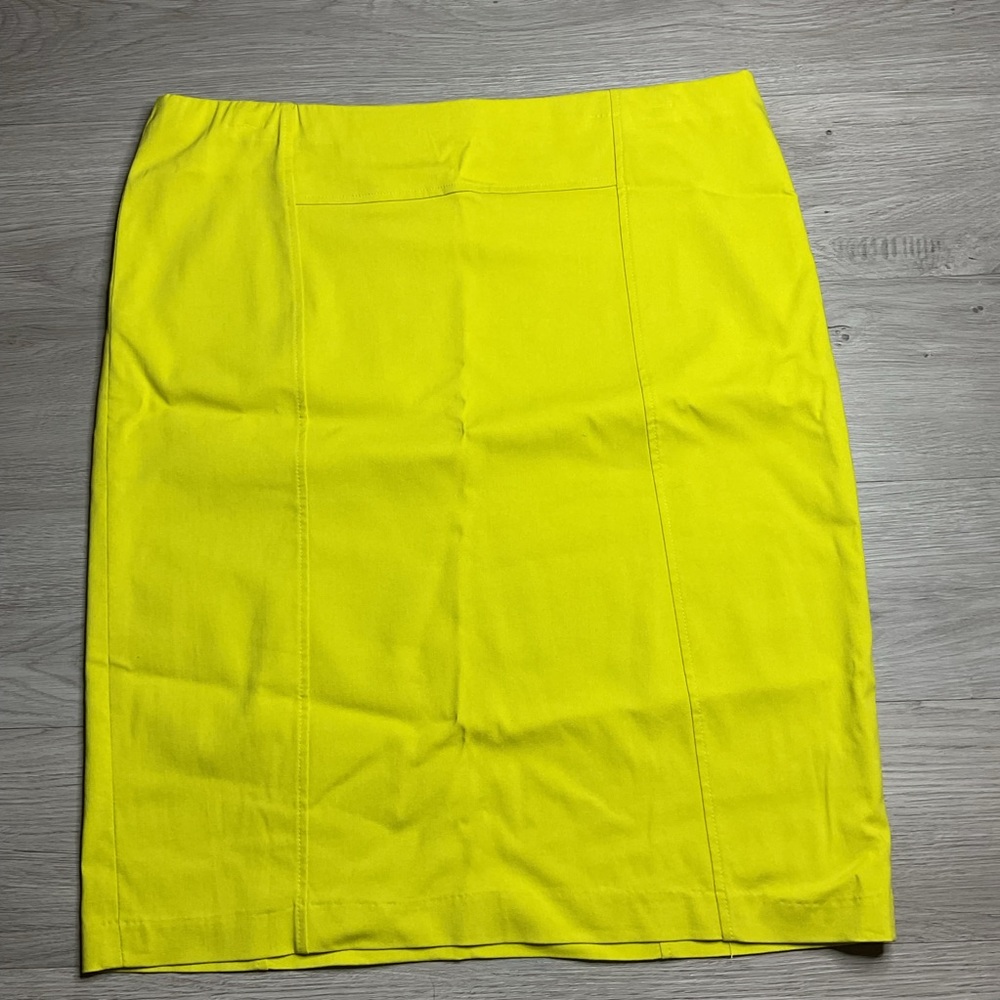 Premise yellow pencil cut knee length skirt Size PXL‎